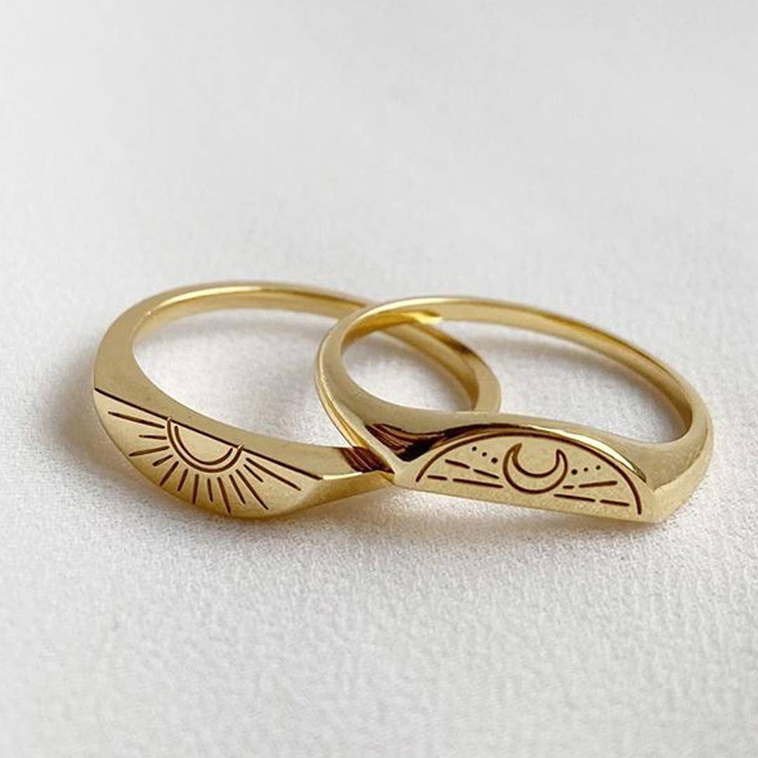 Sunset Sunrise 2 Piece Stacking Gold Ring: 7