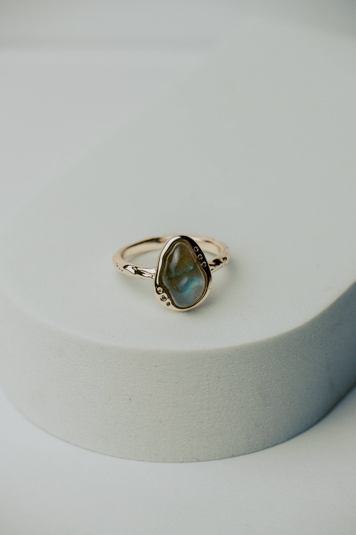 Labradorite Edge Ring: Size 6