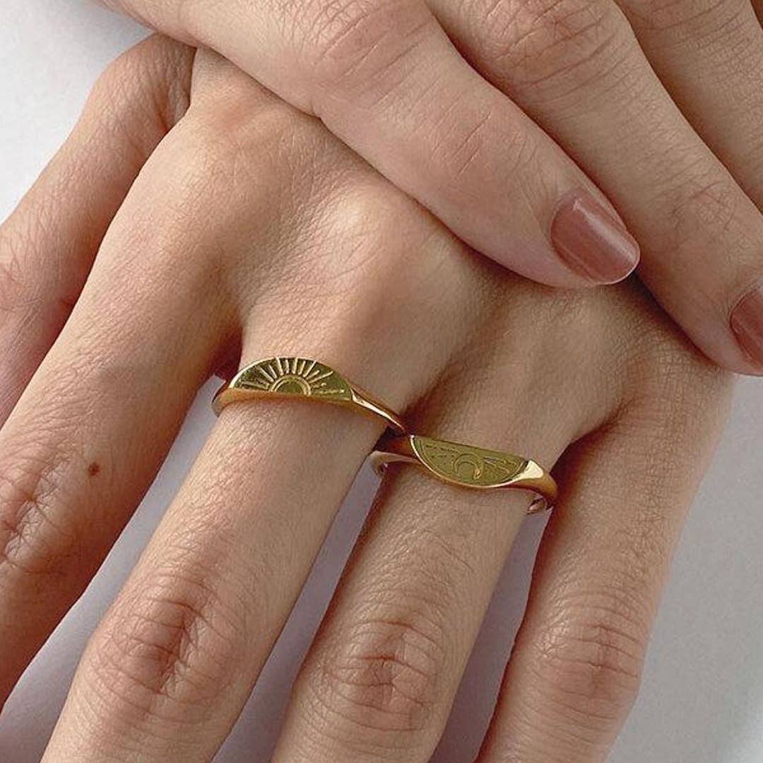 Sunset Sunrise 2 Piece Stacking Gold Ring: 7