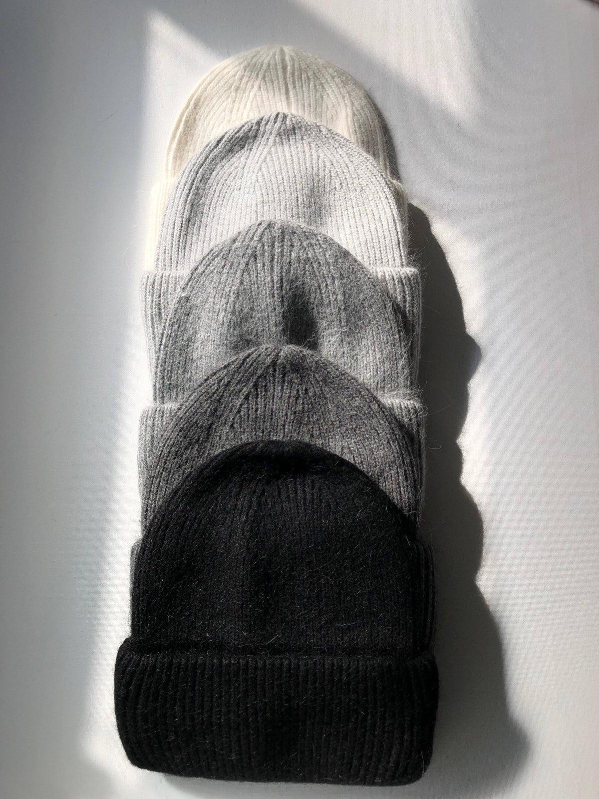 ROYAL ANGORA BEANIE: Light Grey