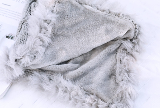Faux Fur Pom Pom- Ivory
