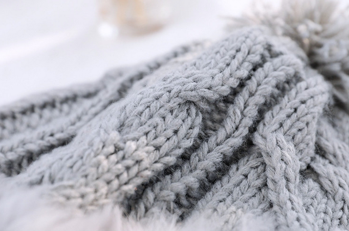 Faux Fur Pompom: Gray