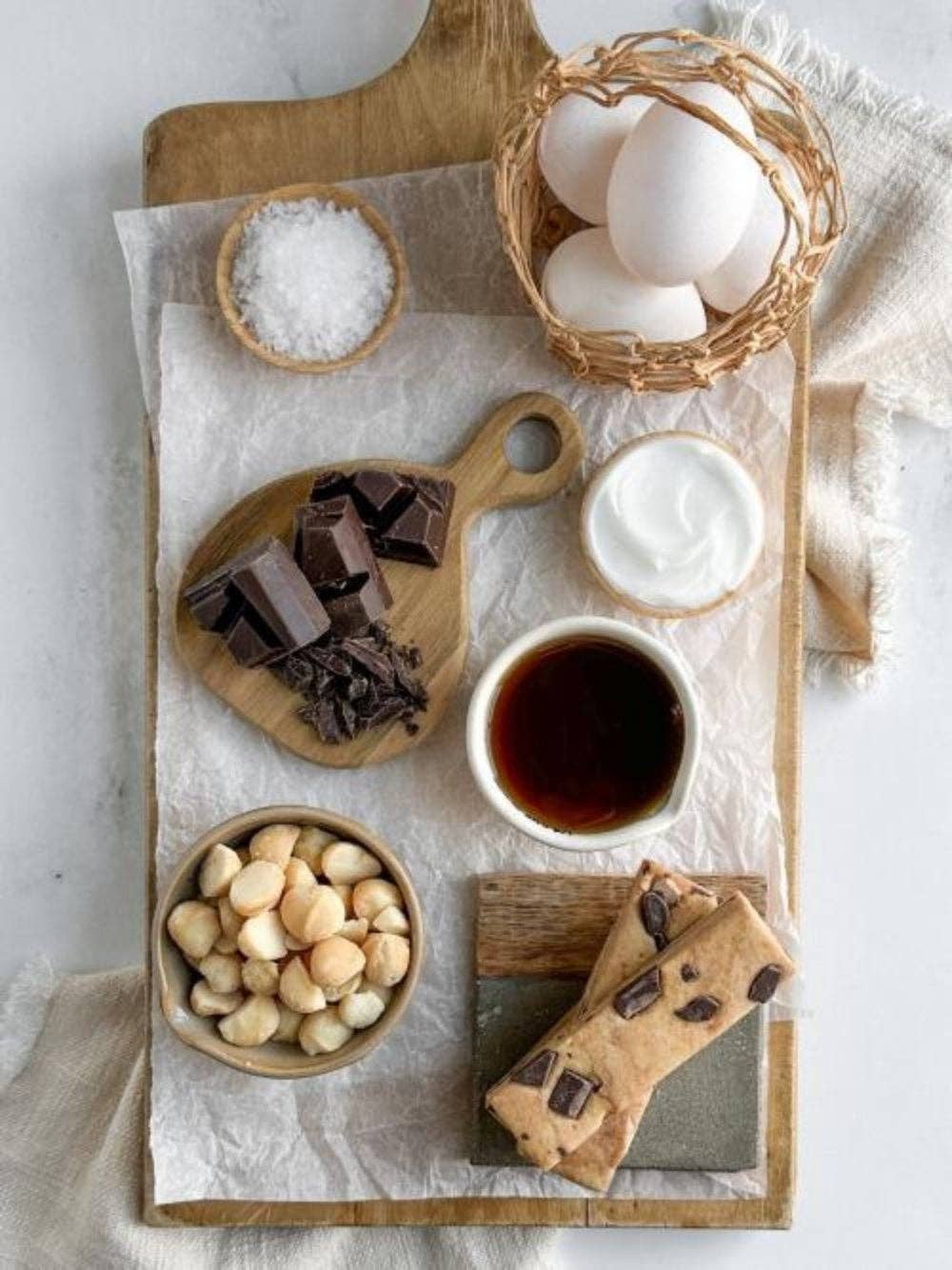 Seed Oil Free Chocolate Macadamia Protein Bar