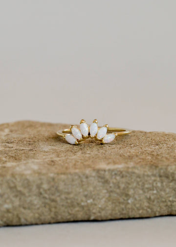 Gold & Opal Crown Ring Size: 7