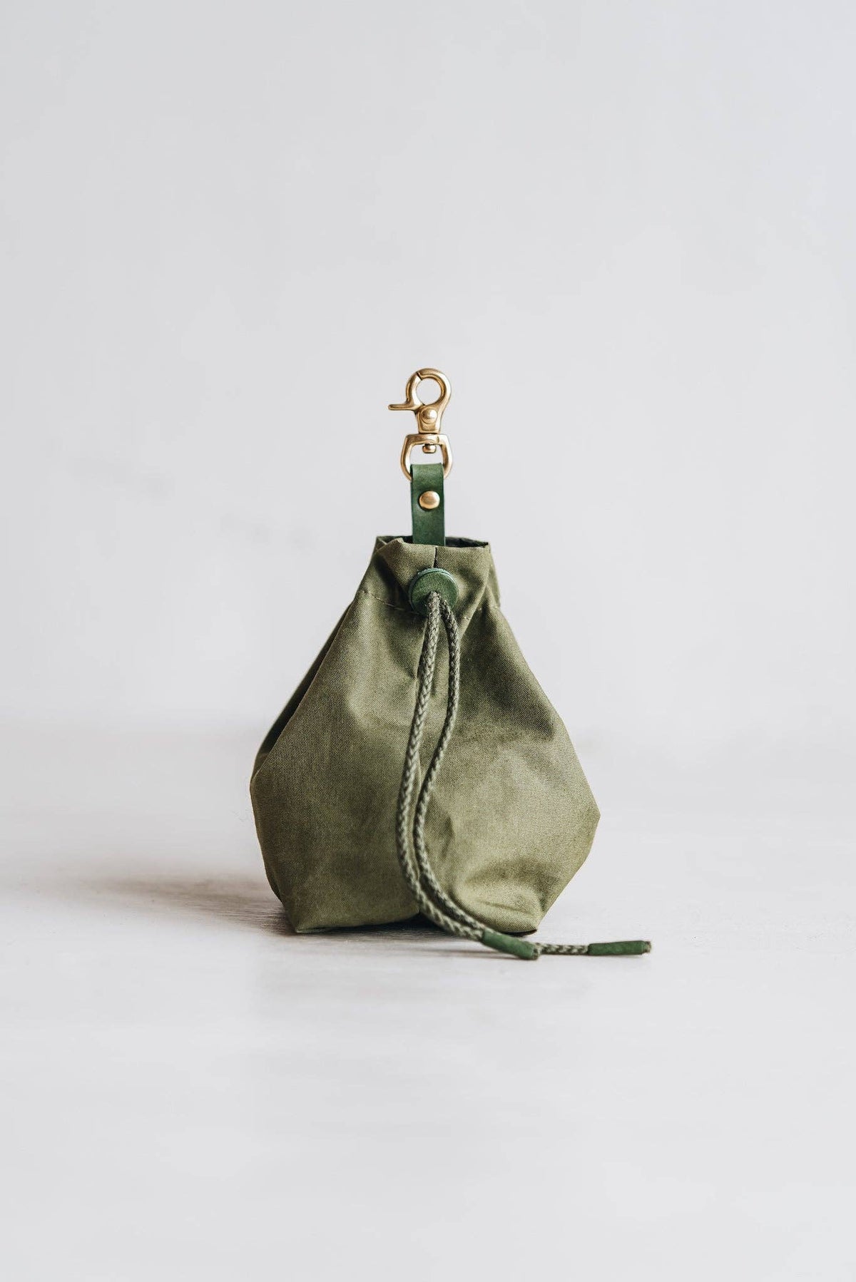 DOG TREAT BAG. YORK: Yellow / Tan