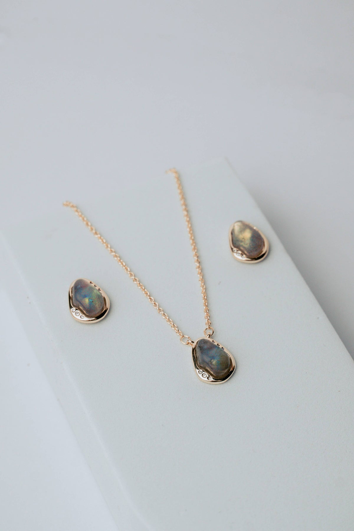 Labradorite Edge Ring: Size 6