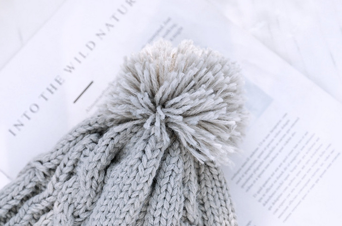 Faux Fur PomPom-Beige