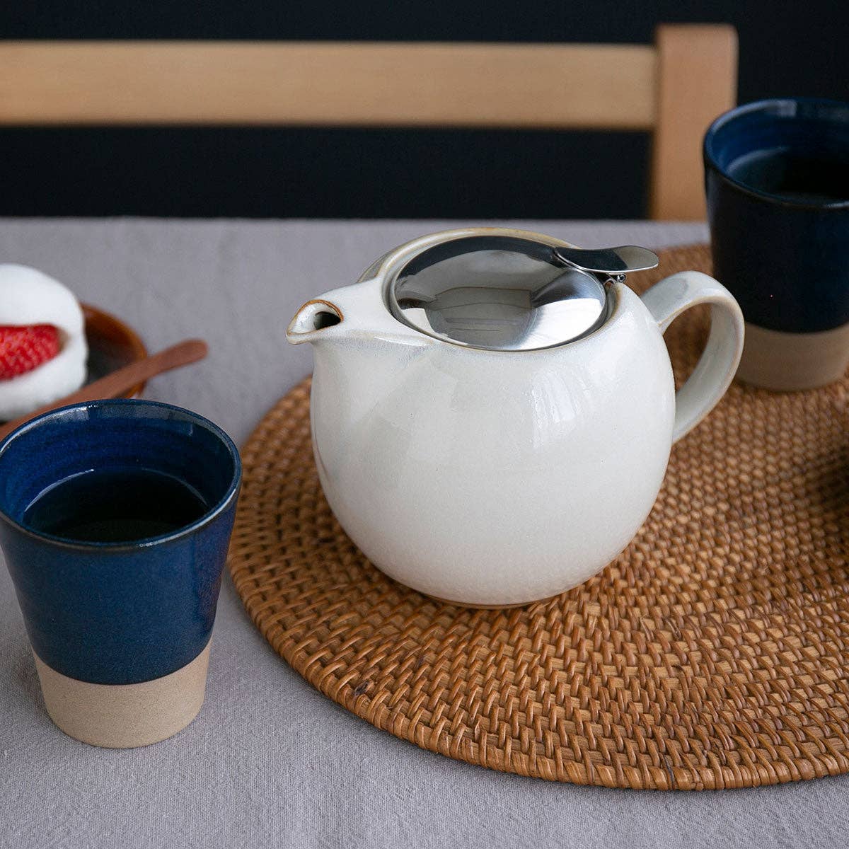 Ceramic Teapot for Two  (24 oz) - Natural White