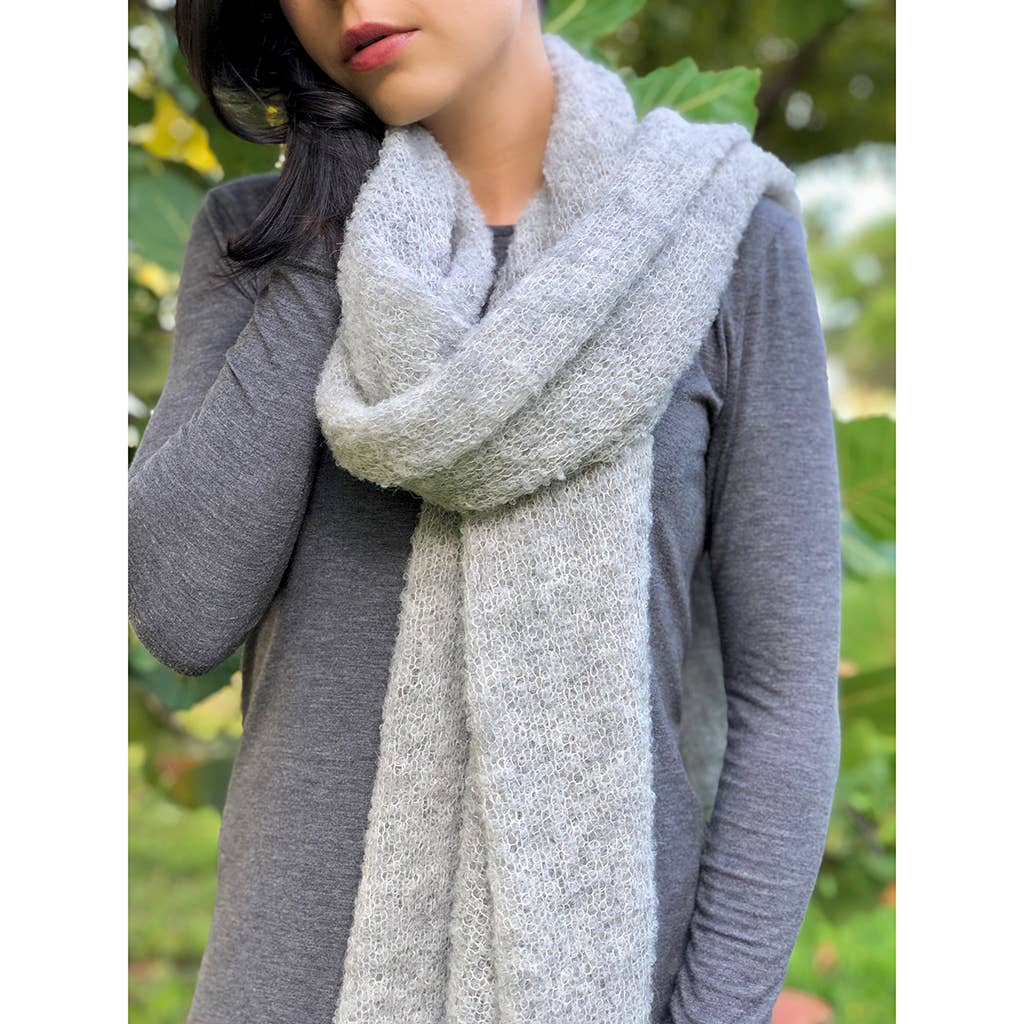 Ultra Plush Alpaca Scarf: Gray