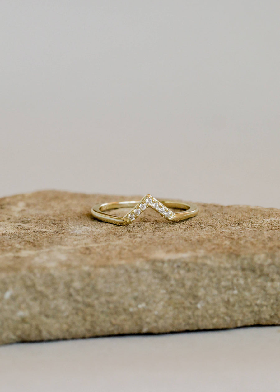 Gold Lambda Ring Size 6