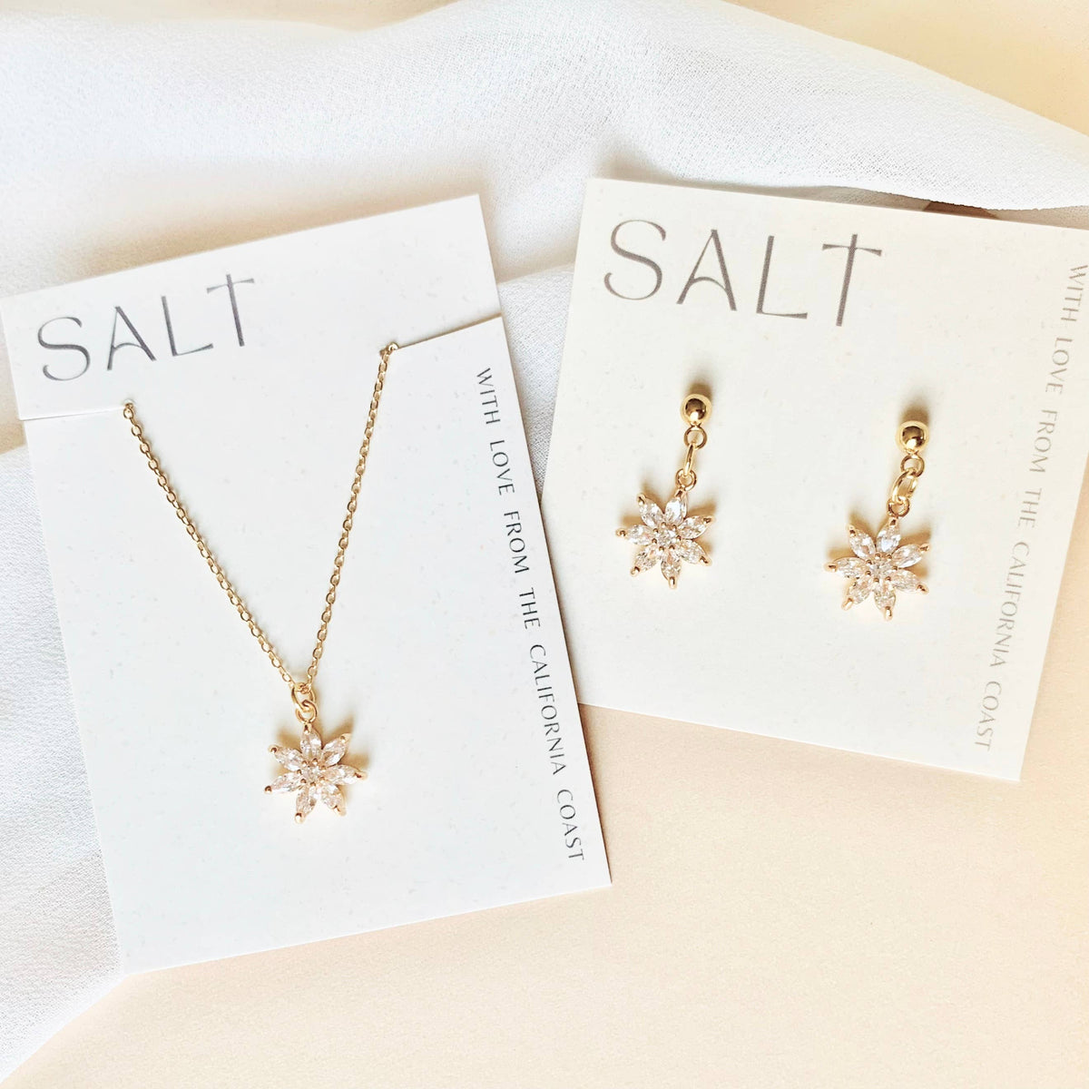 CRYSTAL FLOWER NECKLACE