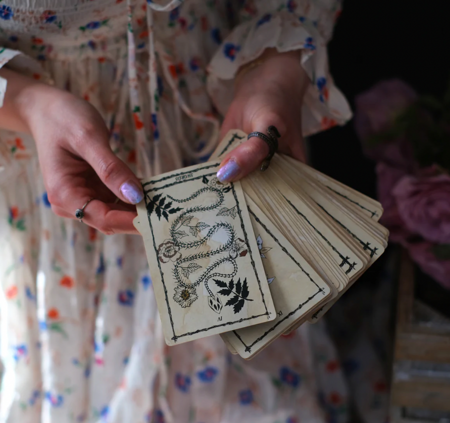 Ophidia Rosa Tarot Deck